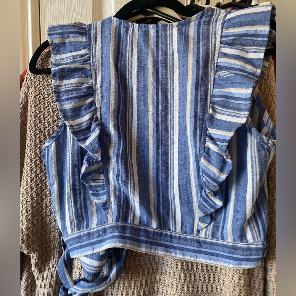 Revolve top - Picture 6 of 7